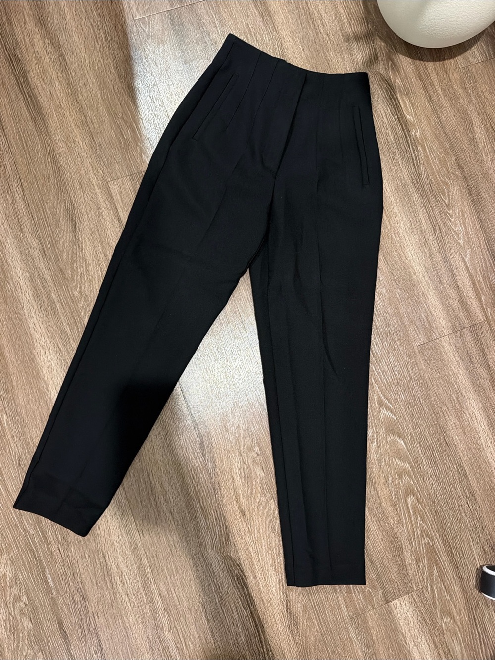 Zara Men's Black Pleated Tapered Dress Pants